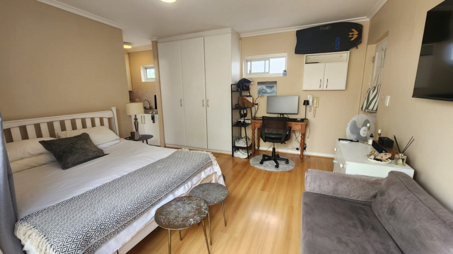 To Let 0 Bedroom Property for Rent in Sea Point Western Cape
